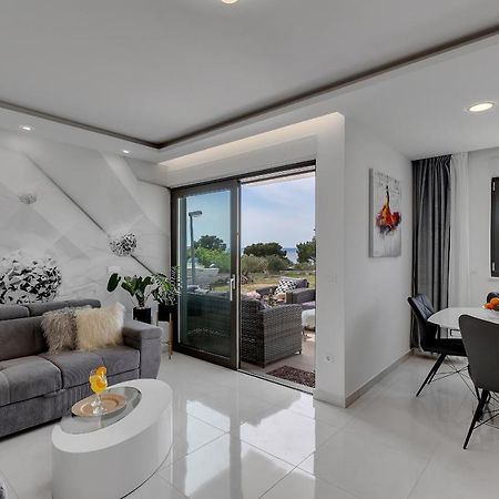 Luxury Promajna Beach Apartment Extérieur photo