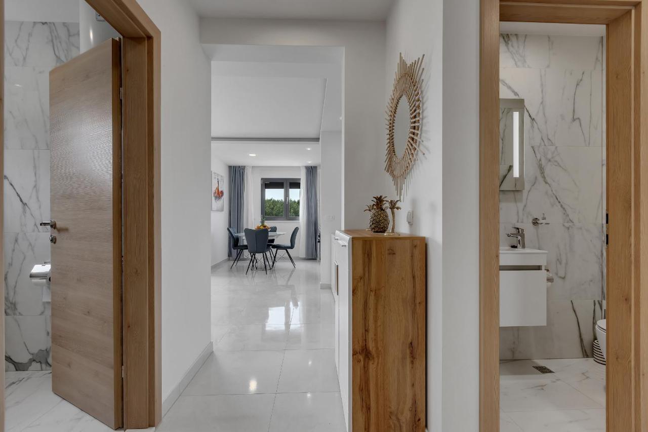 Luxury Promajna Beach Apartment Extérieur photo