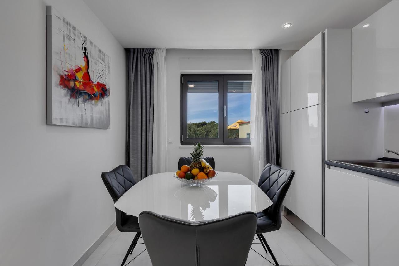 Luxury Promajna Beach Apartment Extérieur photo