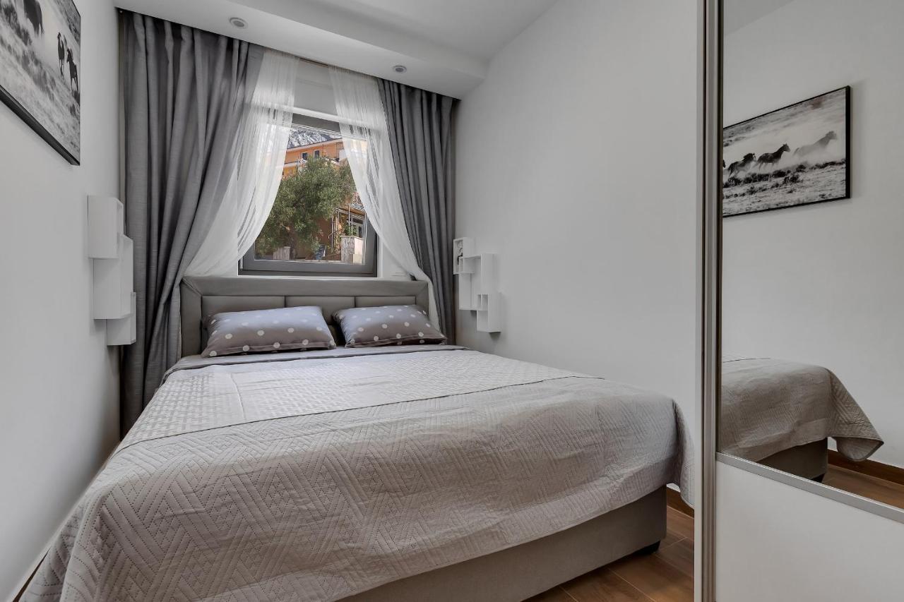 Luxury Promajna Beach Apartment Extérieur photo
