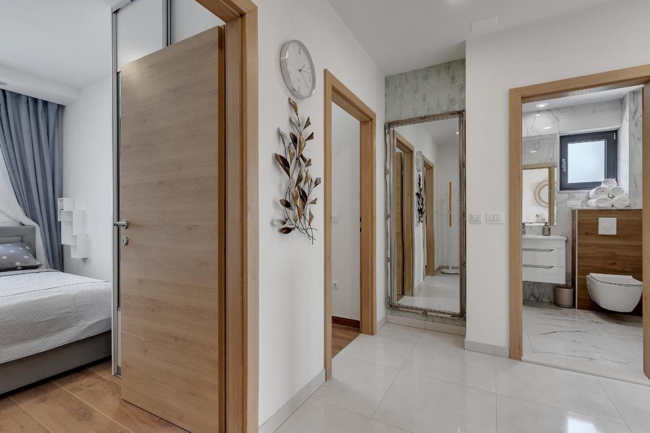 Luxury Promajna Beach Apartment Extérieur photo