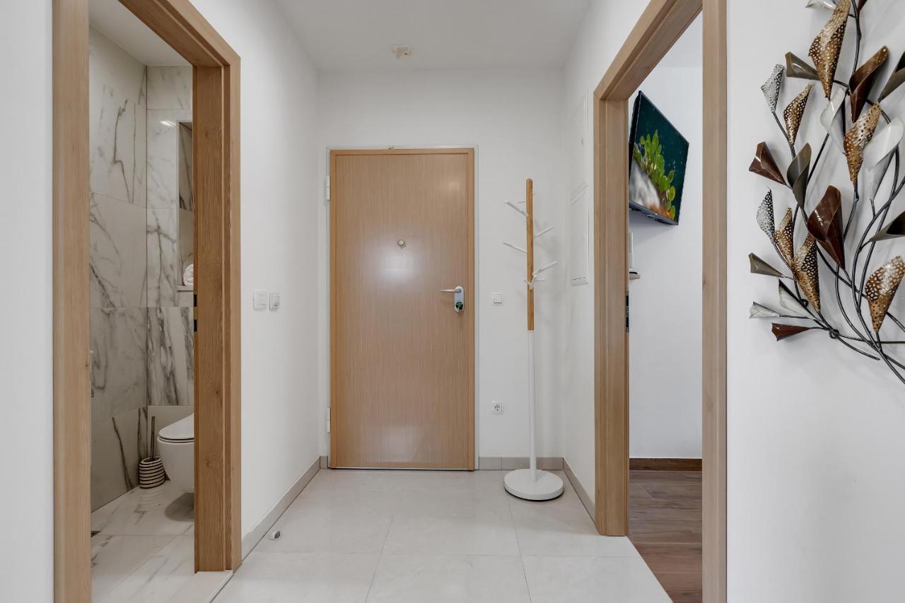 Luxury Promajna Beach Apartment Extérieur photo