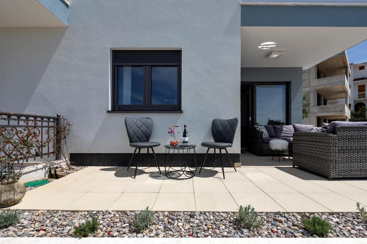 Luxury Promajna Beach Apartment Extérieur photo