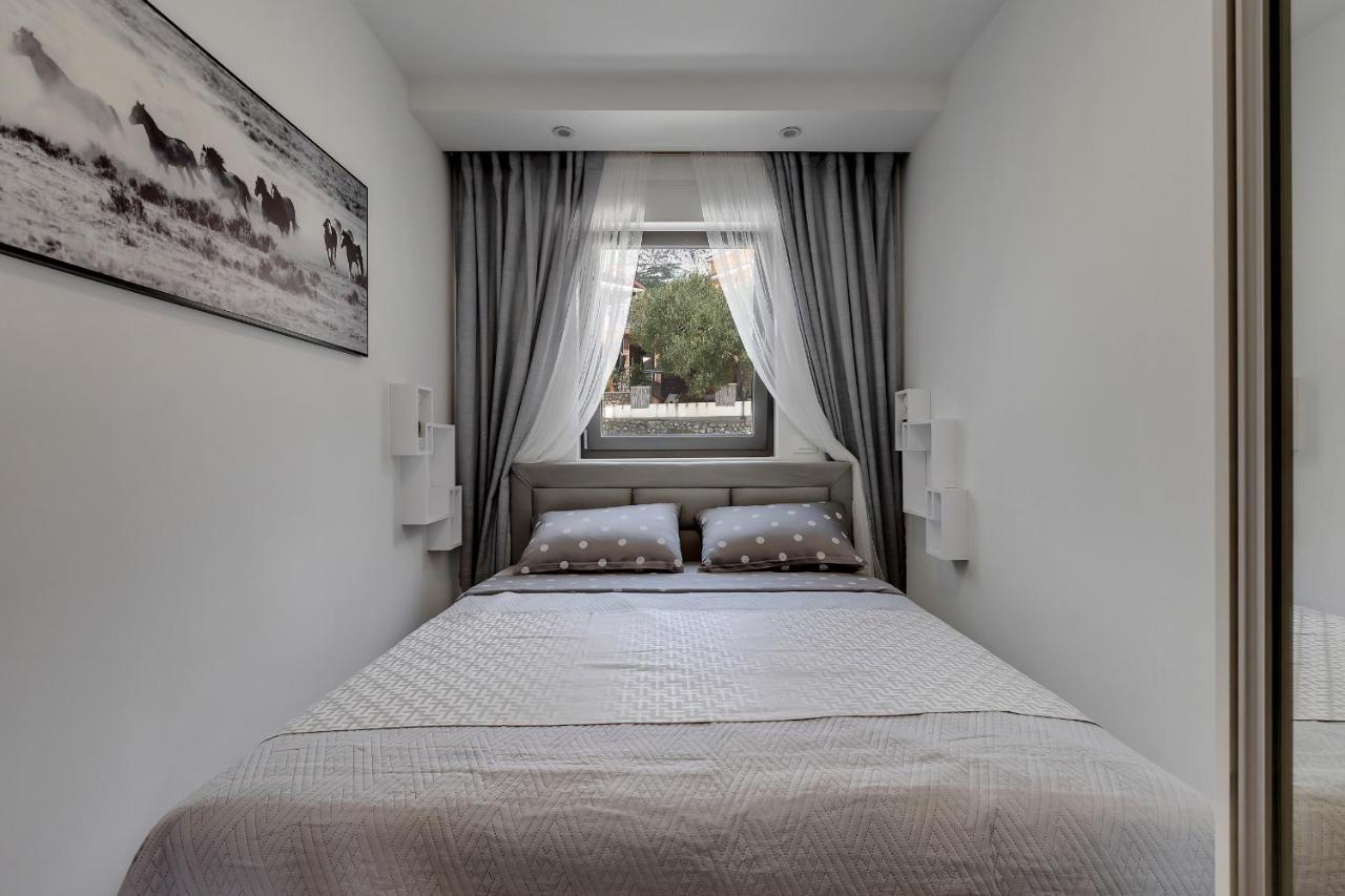 Luxury Promajna Beach Apartment Extérieur photo