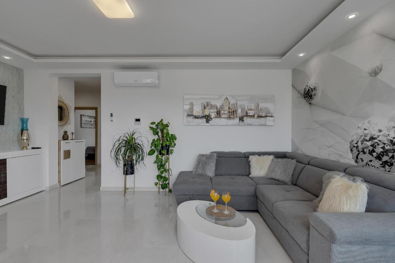 Luxury Promajna Beach Apartment Extérieur photo