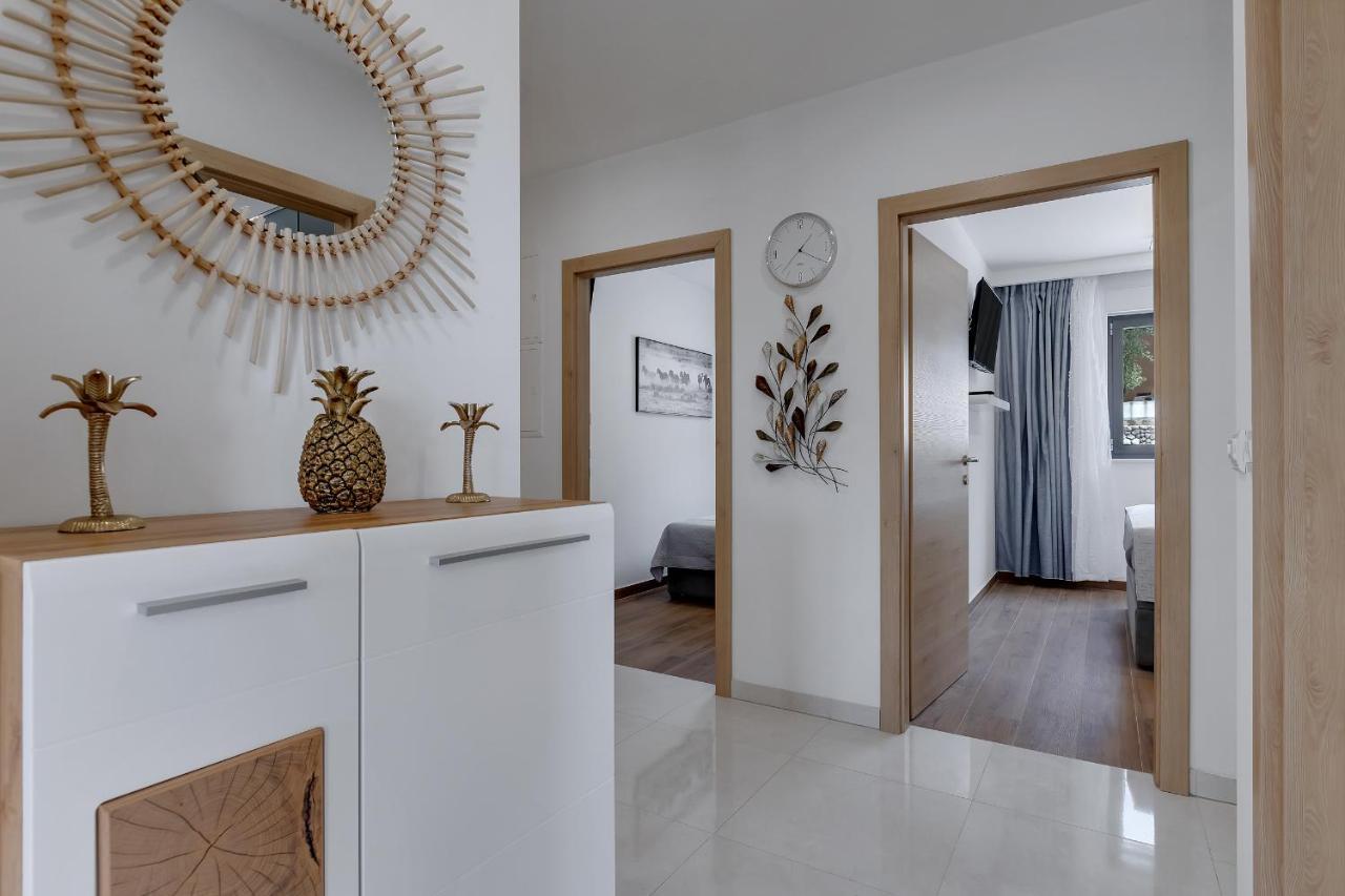 Luxury Promajna Beach Apartment Extérieur photo